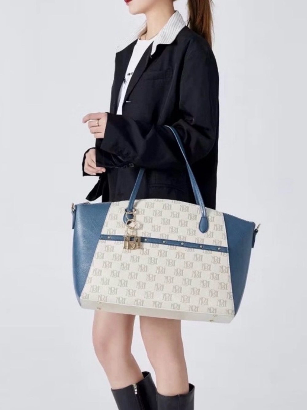 Badgley Mischka Caroline Travel Weekender Bag - Navy Blue
New with Tag
